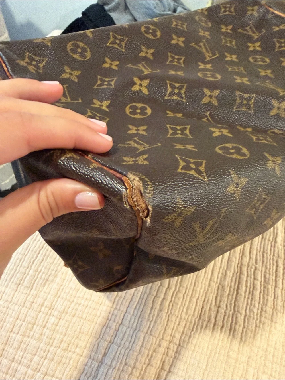 Pre Loved Authentic Louis Vuitton Monogram Speedy Bag - Dark Brown